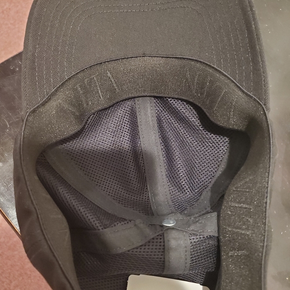 VALENTINO Embroidered Logo Baseball Cap - Picture 7 of 8